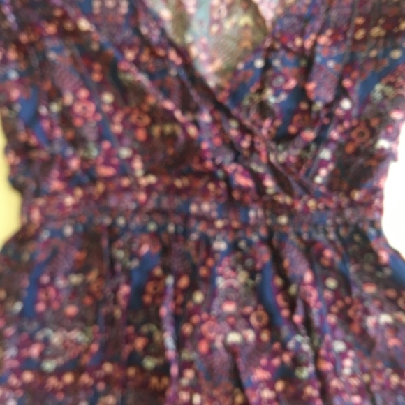 American Eagle Bell Sleeve Floral Romper Sz. Small - Picture 3 of 6